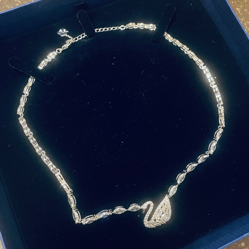 Swarovski swan necklace brand new